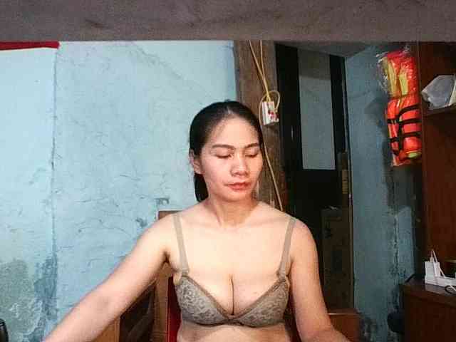 EllaShow93 webcam
