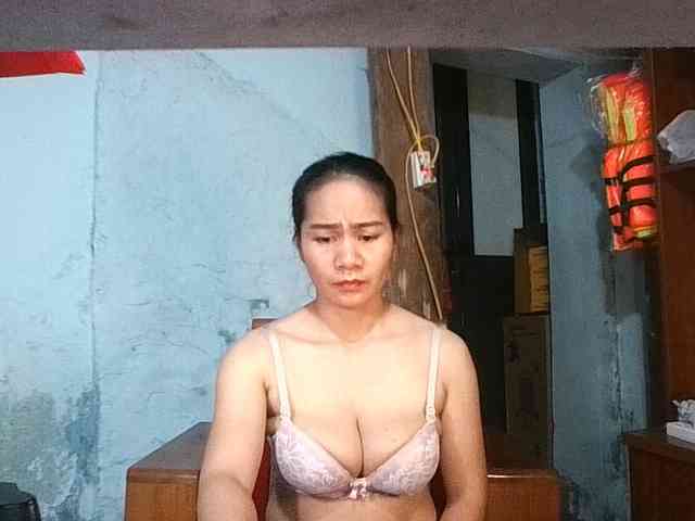 EllaShow93 webcam