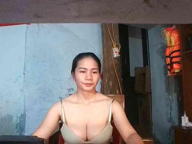EllaShow93 webcam