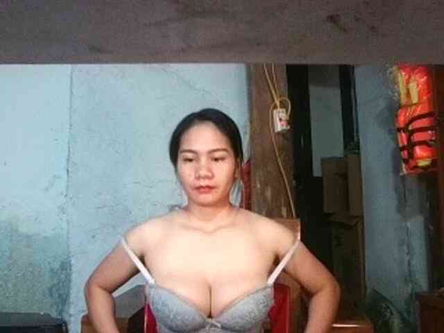 EllaShow93 webcam