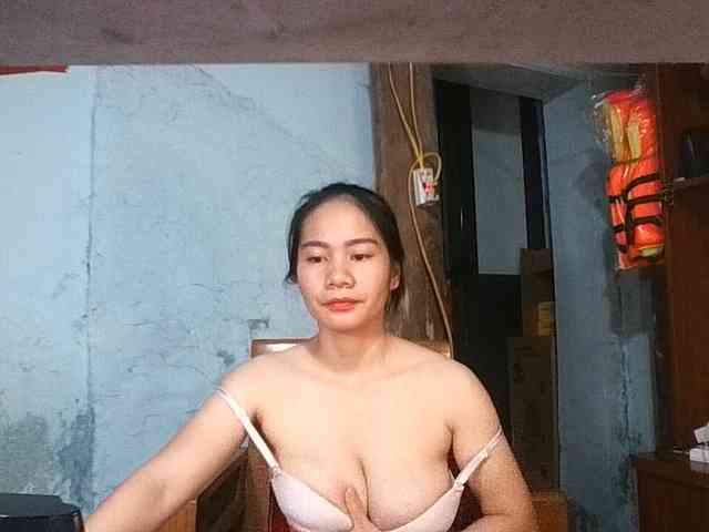 EllaShow93 webcam