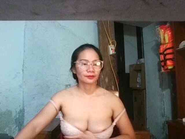 EllaShow93 webcam