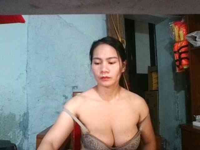 EllaShow93 webcam