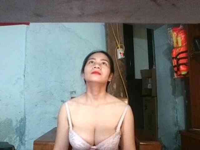 EllaShow93 webcam
