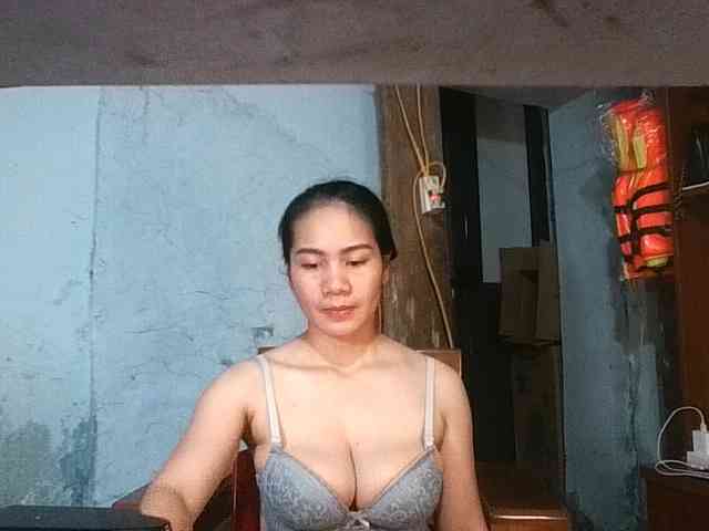 EllaShow93 webcam