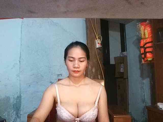 EllaShow93 webcam