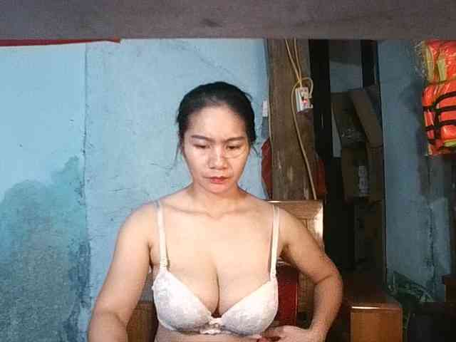 EllaShow93 webcam