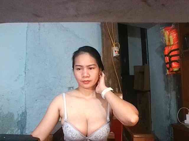 EllaShow93 webcam