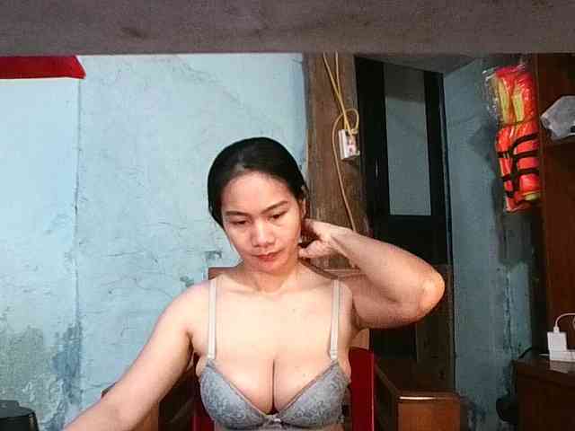 EllaShow93 webcam