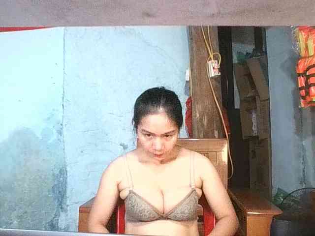 EllaShow93 webcam