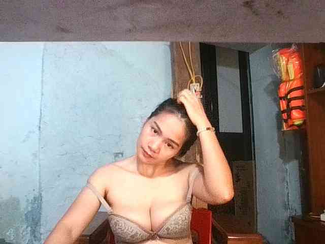 EllaShow93 webcam