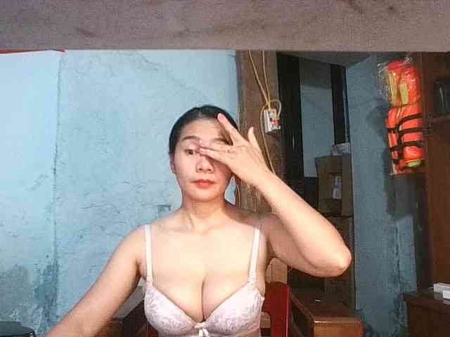 EllaShow93 webcam