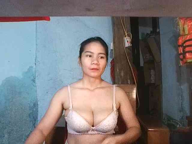EllaShow93 webcam