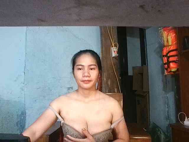 EllaShow93 webcam