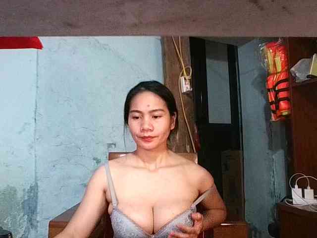 EllaShow93 webcam