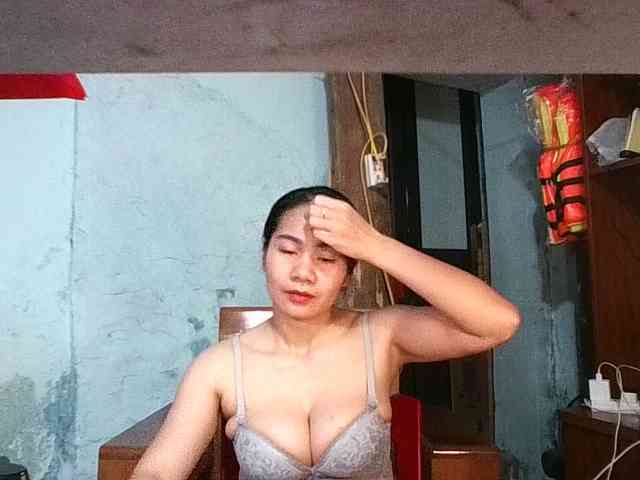 EllaShow93 webcam