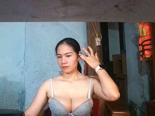 EllaShow93 webcam