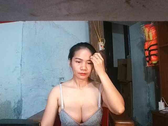 EllaShow93 webcam
