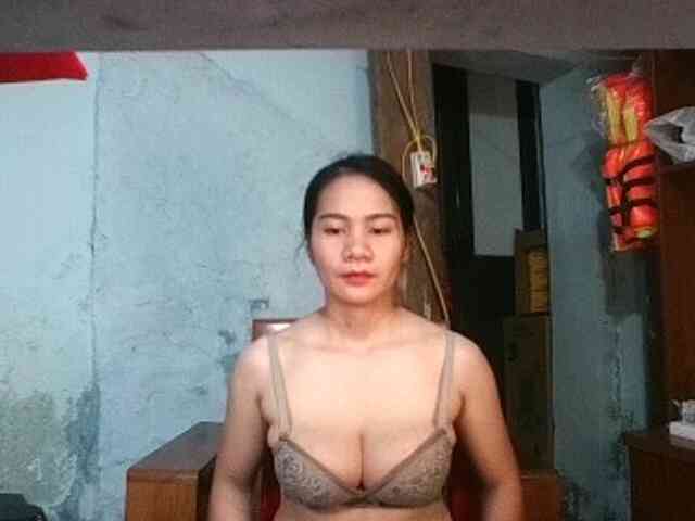 EllaShow93 webcam