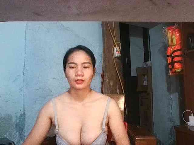 EllaShow93 webcam