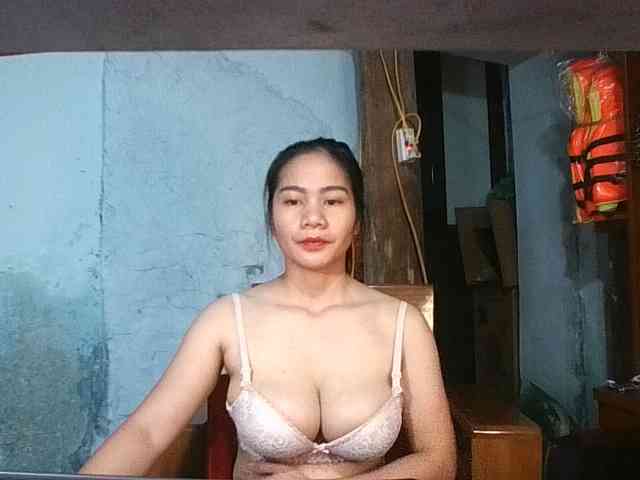 EllaShow93 webcam