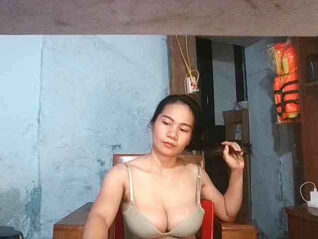 EllaShow93 webcam