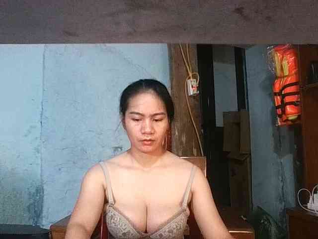 EllaShow93 webcam