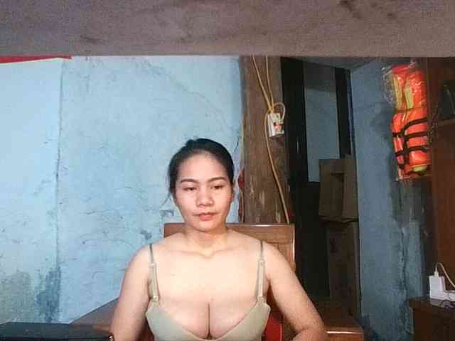 EllaShow93 webcam