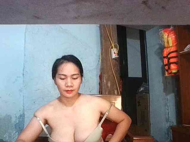 EllaShow93 webcam