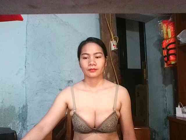 EllaShow93 webcam