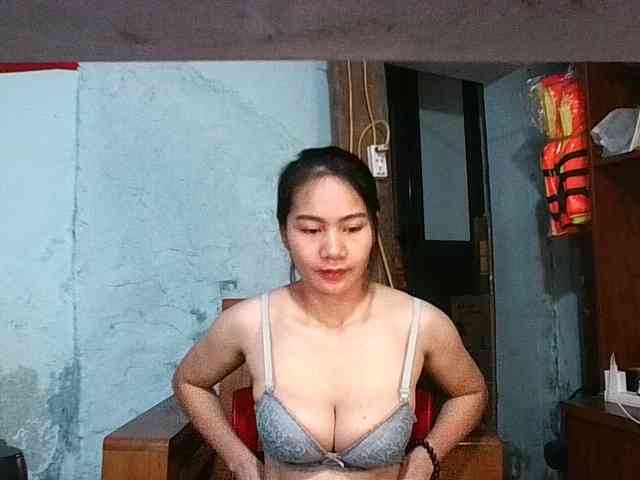 EllaShow93 webcam
