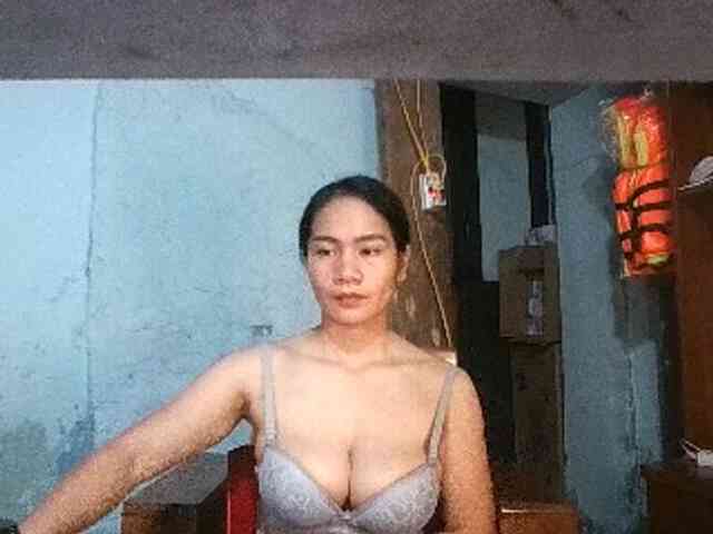 EllaShow93 webcam