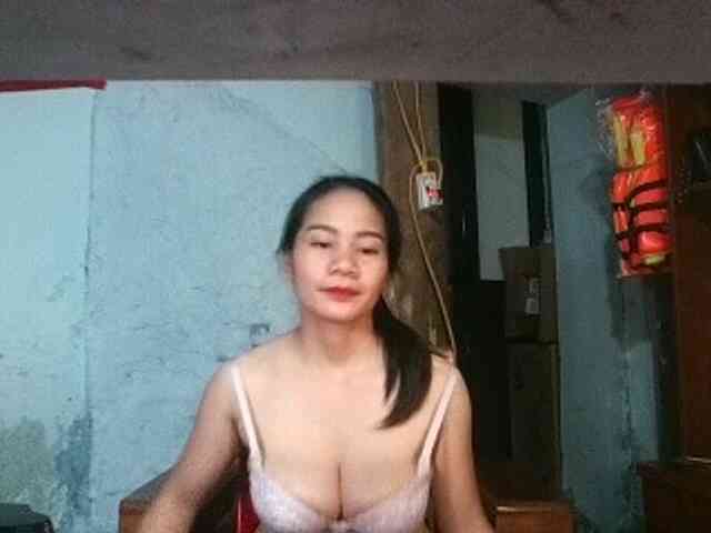 EllaShow93 webcam