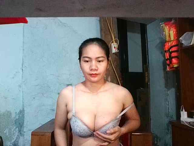 EllaShow93 webcam