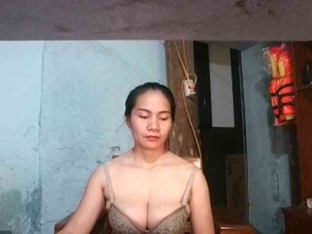 EllaShow93 webcam