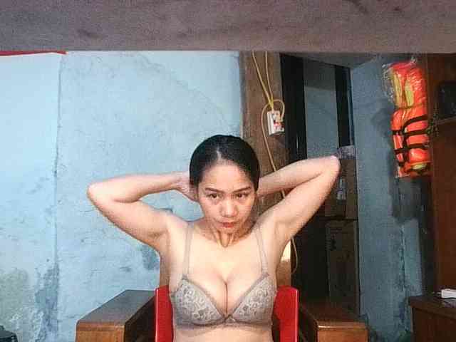 EllaShow93 webcam