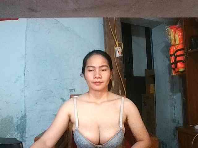 EllaShow93 webcam