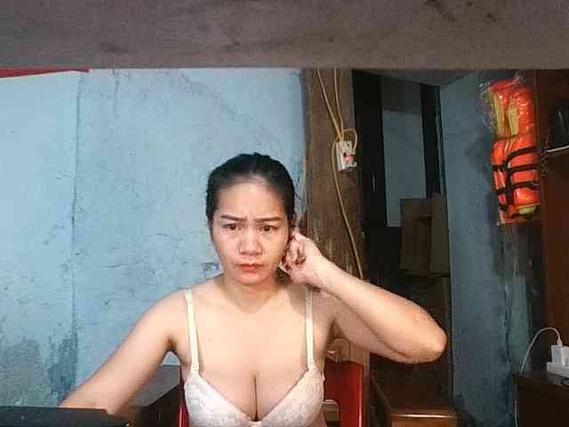 EllaShow93 webcam