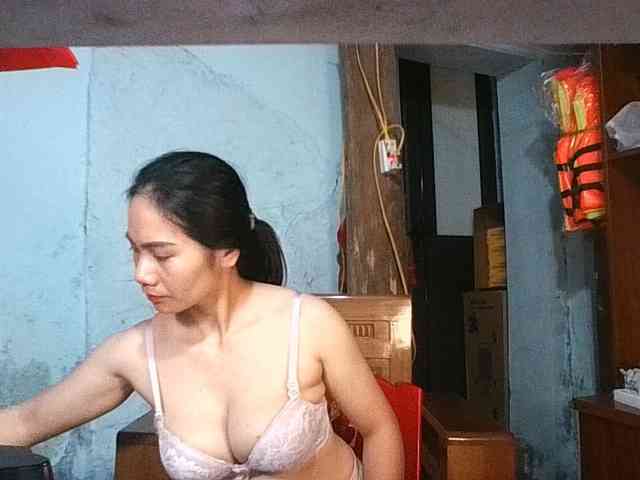 EllaShow93 webcam