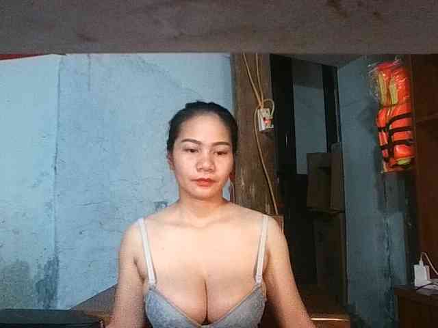 EllaShow93 webcam