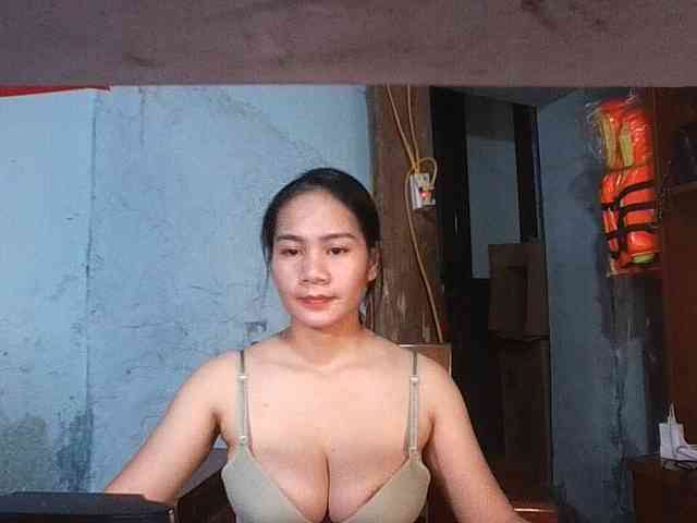 Model: EllaShow93