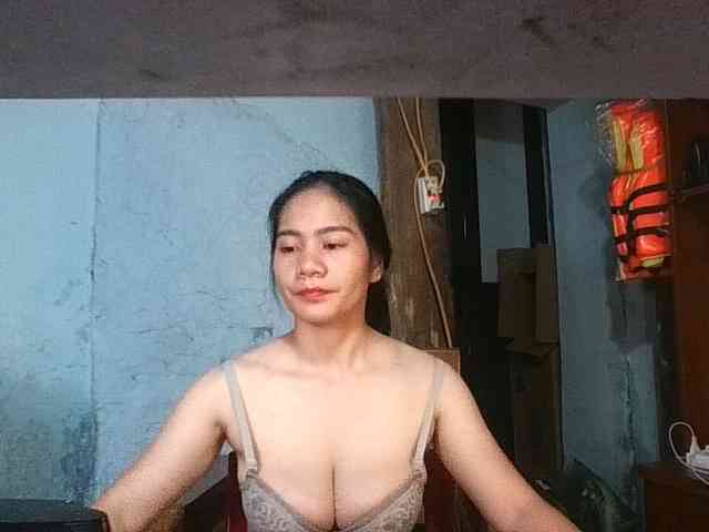 EllaShow93 webcam