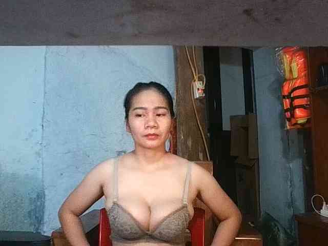 EllaShow93 webcam