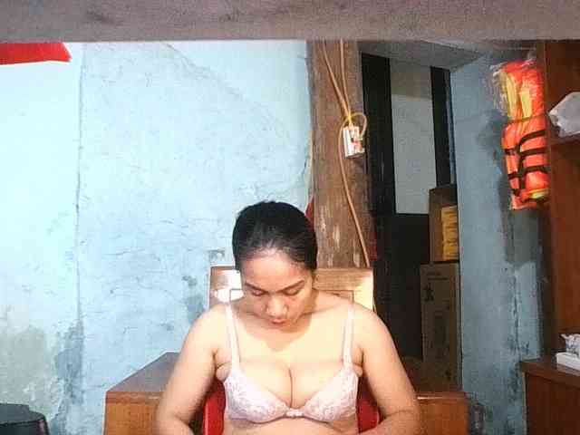 EllaShow93 webcam
