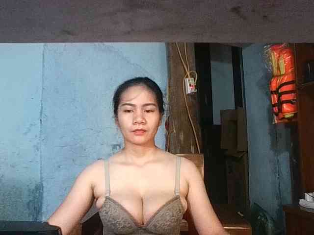 EllaShow93 webcam