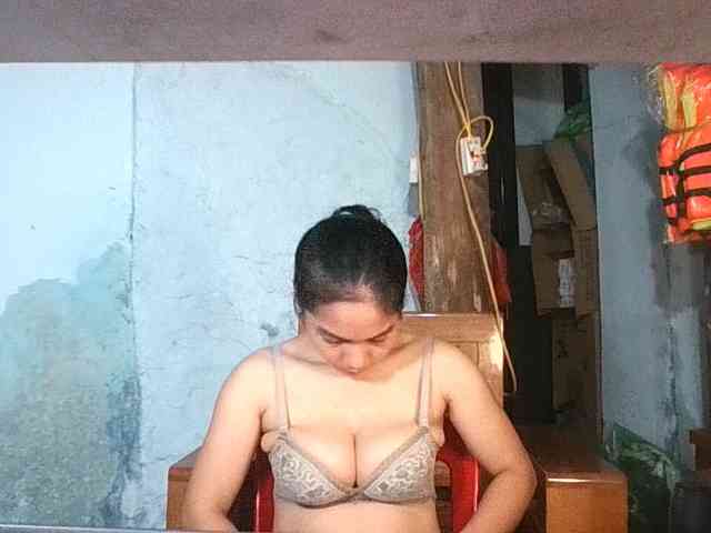 EllaShow93 webcam