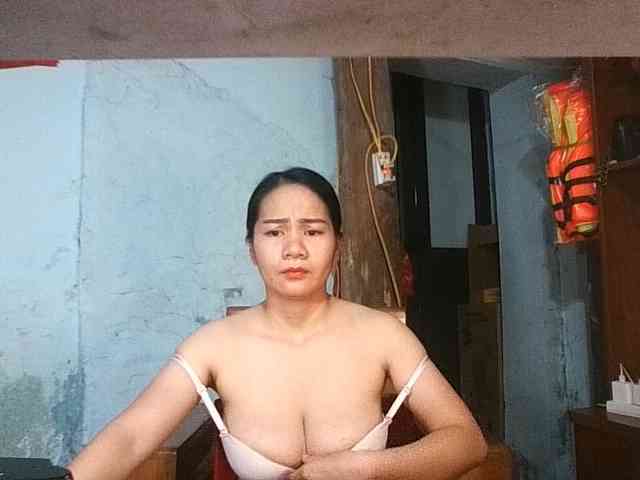 EllaShow93 webcam