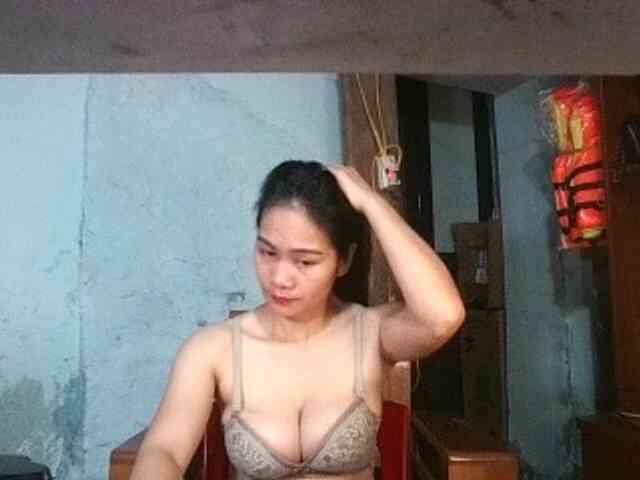 EllaShow93 webcam