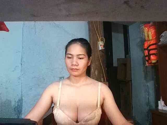 EllaShow93 webcam
