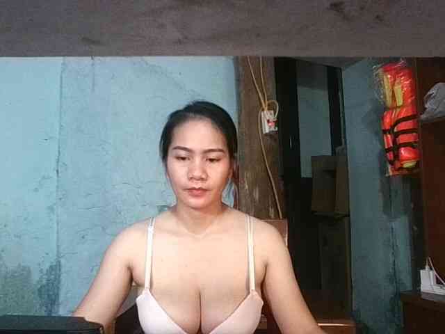 EllaShow93 webcam